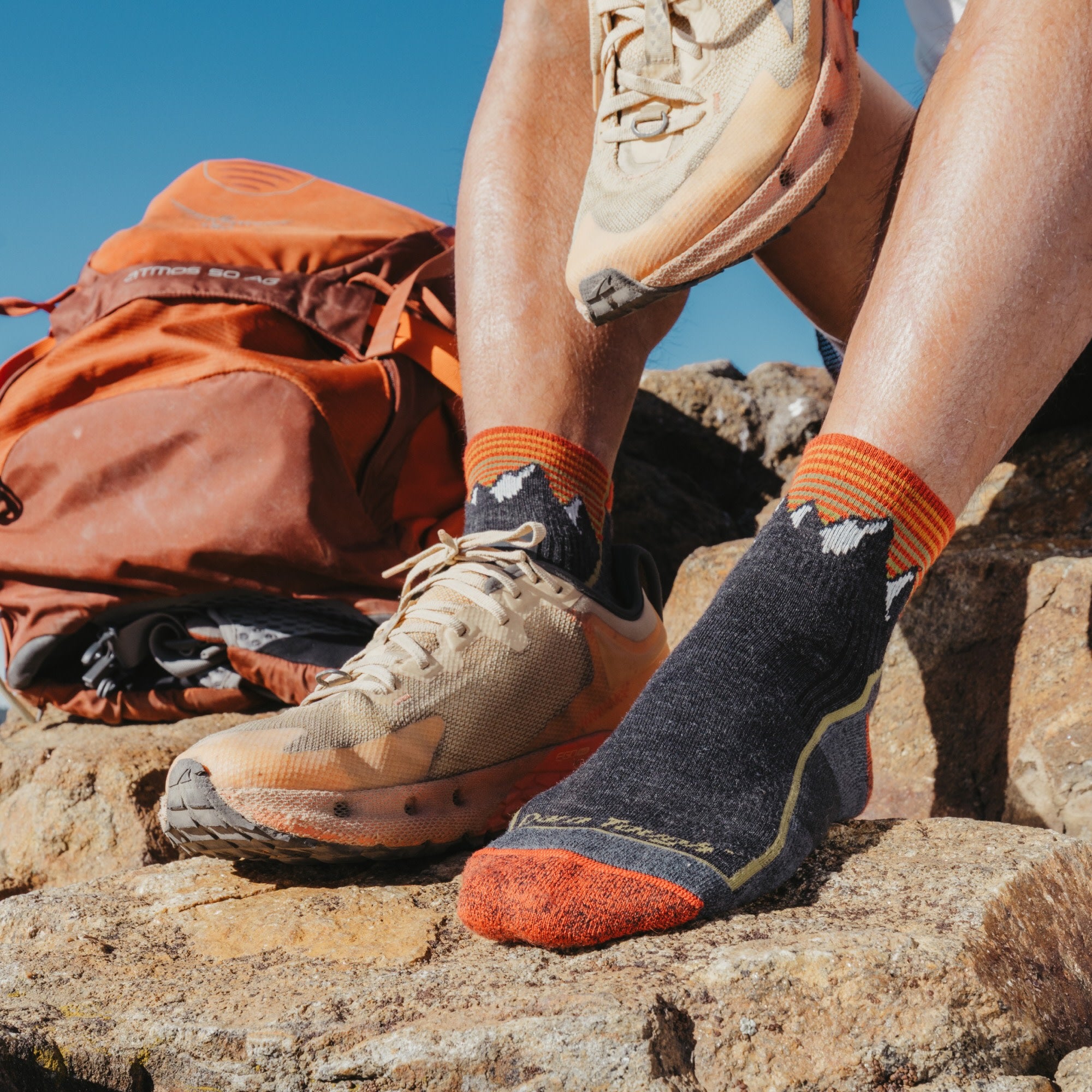 Men's Hiker Quarter Midweight Hiking Socks - Image 7